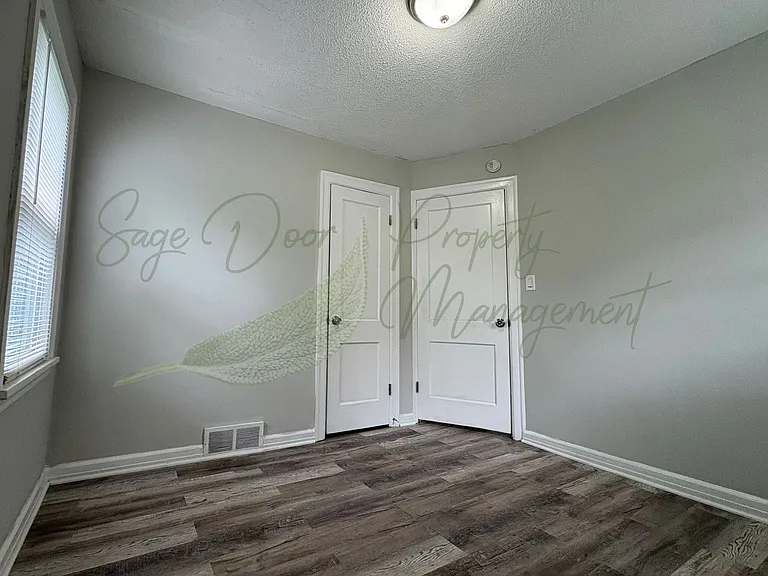 1109 NW B St — Photo 10