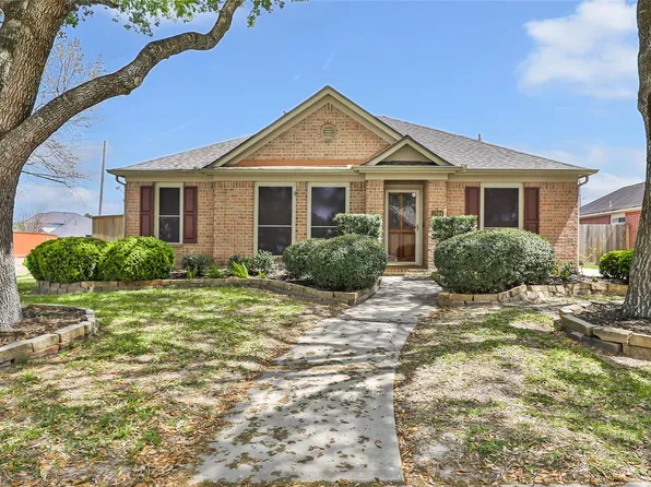 1864 Silent Shore Ct, League City, TX 77573