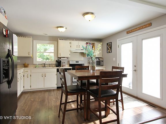 3rd image of 2110 Woodlane Dr