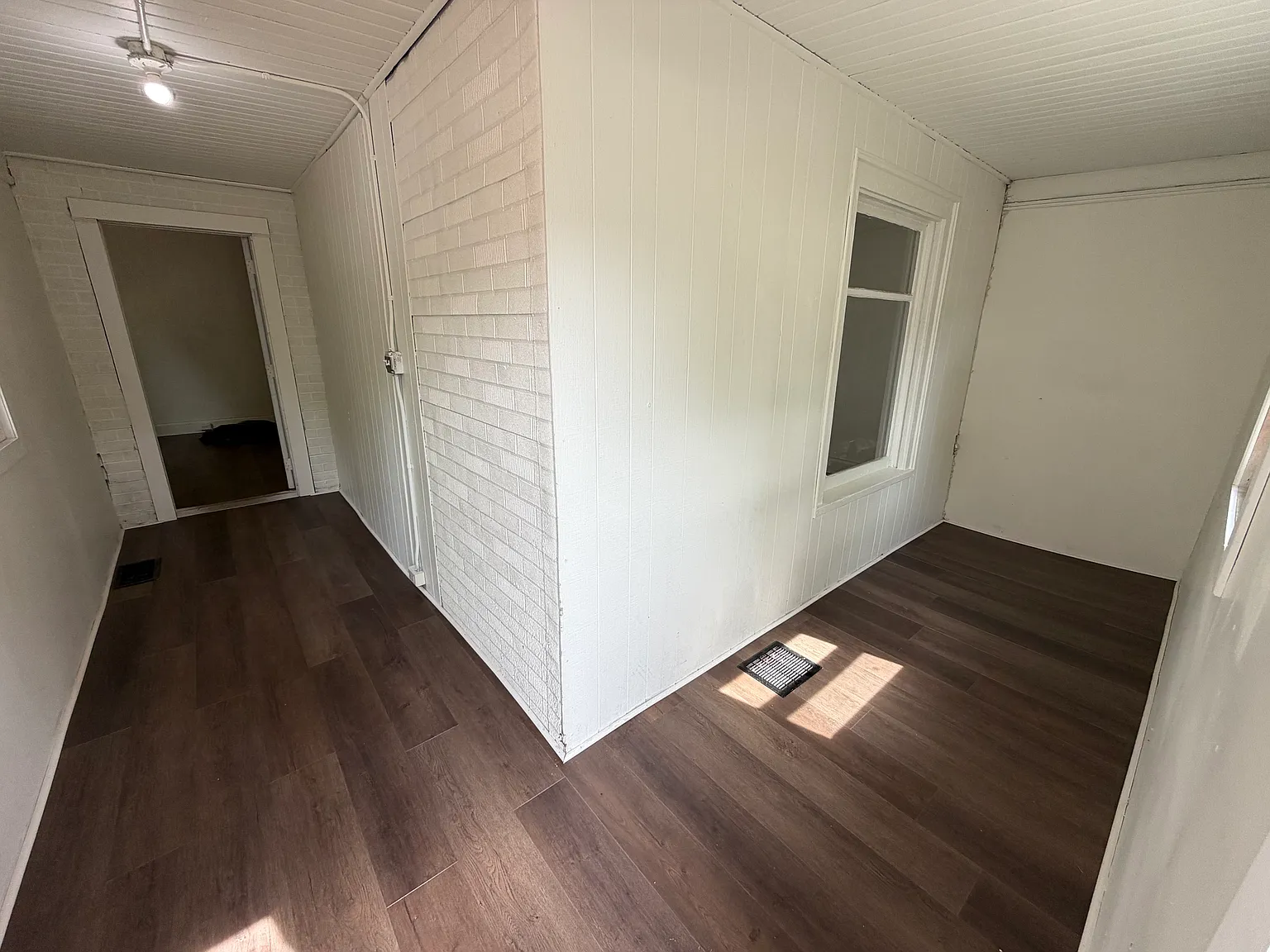 1009 Jackson St — Photo 2