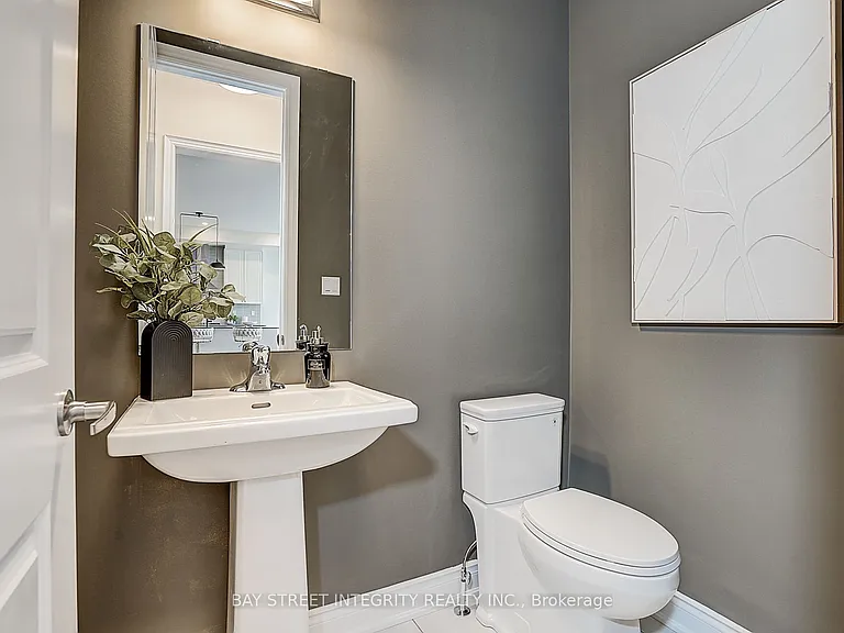38 Settlers Rd E — Photo 45