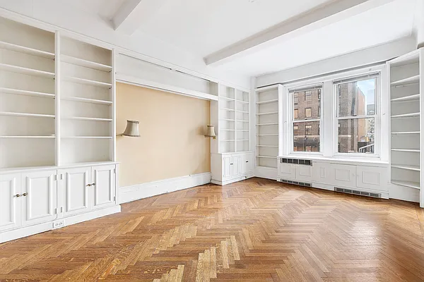 Sold by Compass | media 7