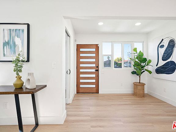 4th image of 1552 W Vernon Avenue #2