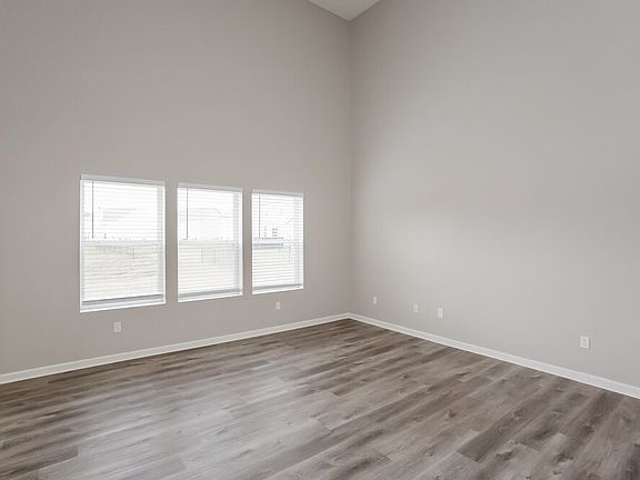 5th image of 5854 High Grass Ln