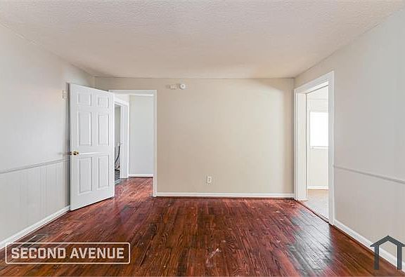 5th image of 208 Kentwood Ave