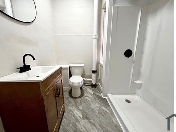 4th image of 2631 W Madison St #2