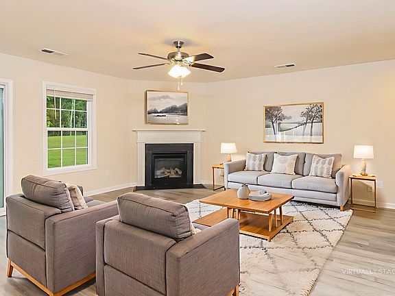 4th image of 120 Woodcote Dr