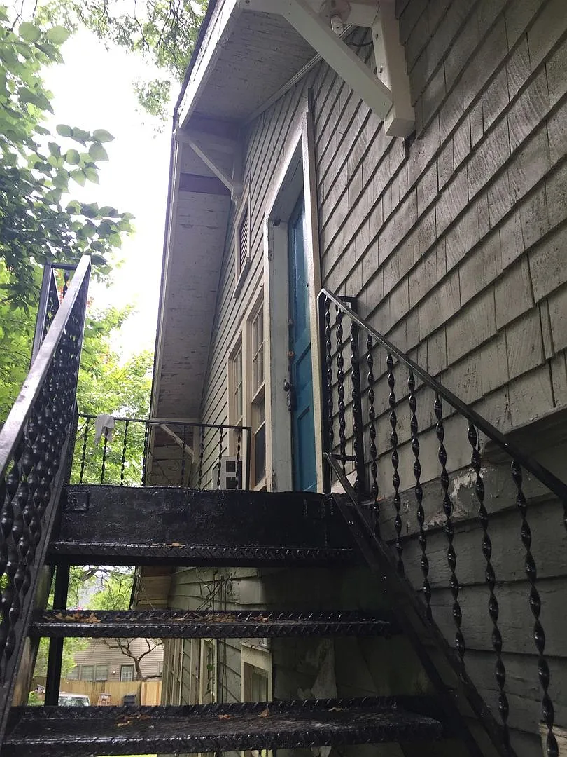 Studio Apt. for lease in the Belmont/Hillsboro area! — Photo 2