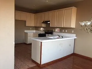 4 bed, 1700 sqft, $2,700 — Photo 2