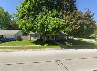 418-420 Washington St, Grafton, WI 53024