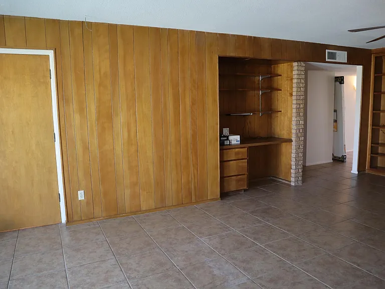 4240 W Hatcher Rd — Photo 33