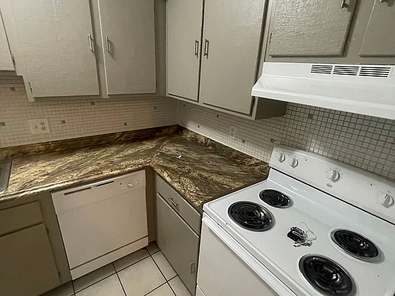 4th image of 920 Parkcrest Dr #3305
