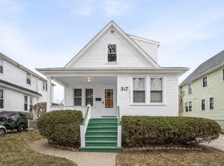 517 Elmwood Ave, Evanston, IL 60202