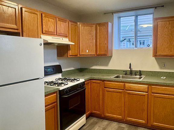 3rd image of 106 Gladwin St #1