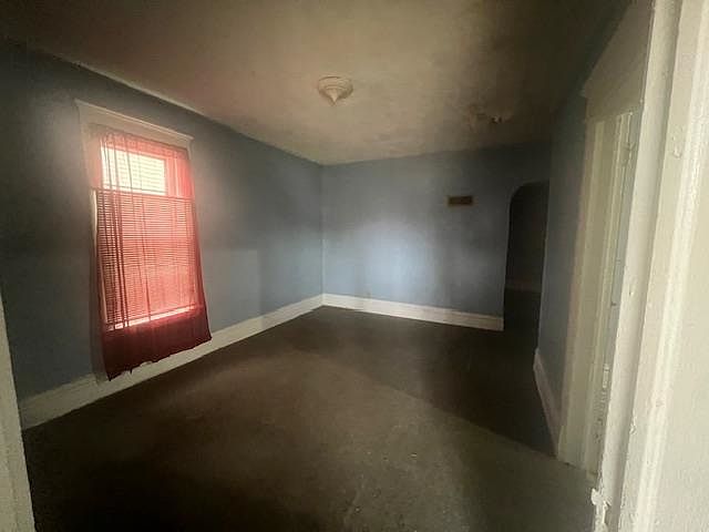 2nd image of 1515 Daisy Ave