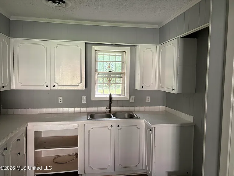 1241 Wooddell Dr — Photo 4