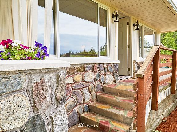 2nd image of 9963 Lonerock Ln NW