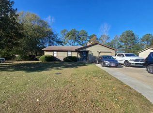 205 Highpoint Dr, Warner Robins, GA 31093