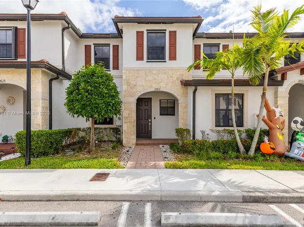 10611 W 33rd Ct, Hialeah, FL 33018