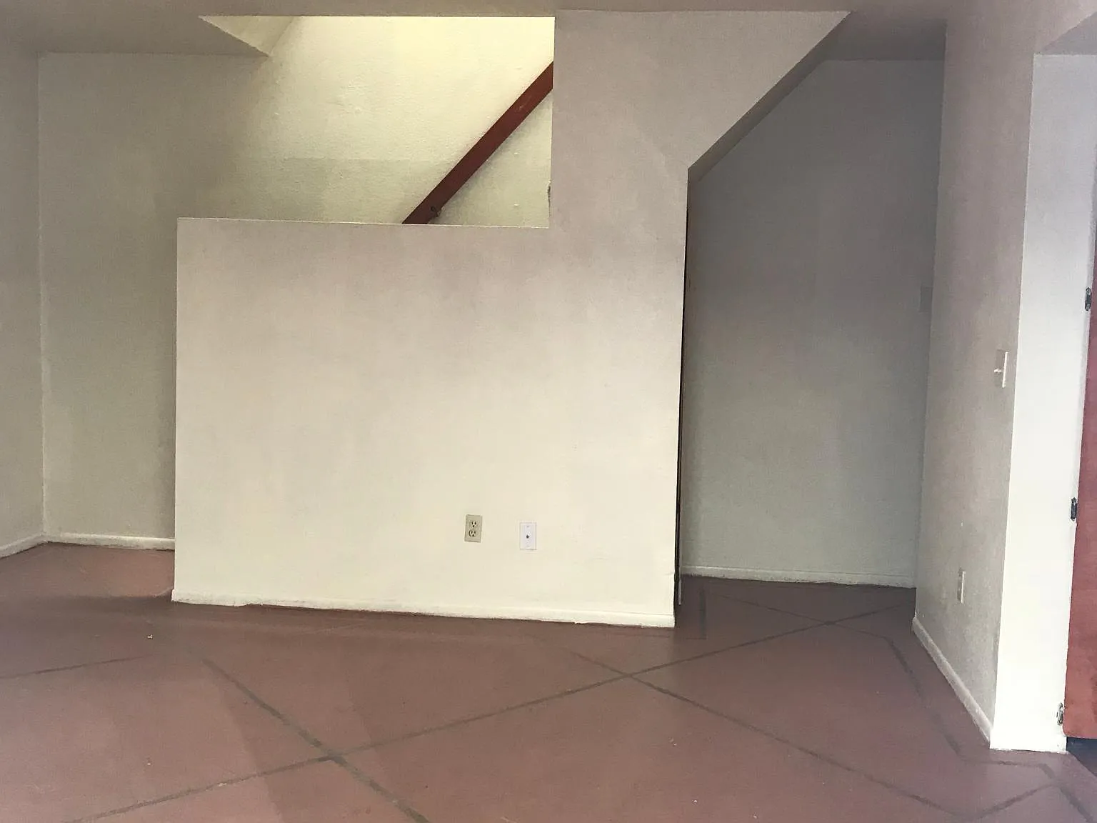 2 bed, 1.5 bath, 900 sqft, $995 — Photo 2