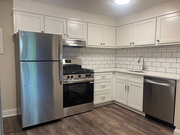 2nd image of 635 W Lowell Ave Unit 8