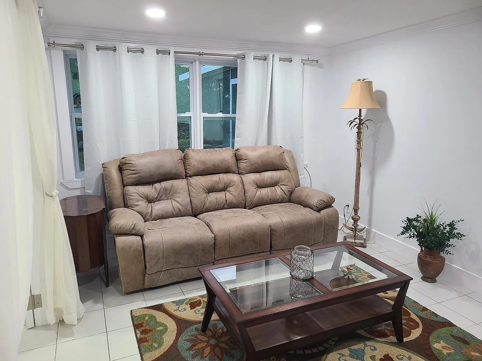 3 bed, 2000 sqft, $3,400 — Photo 2