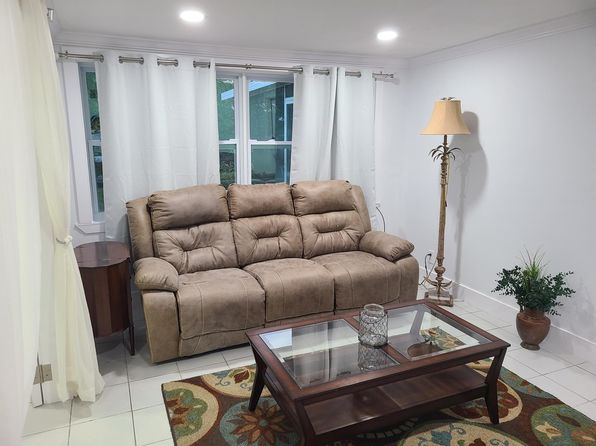 1140 Rainbow Dr