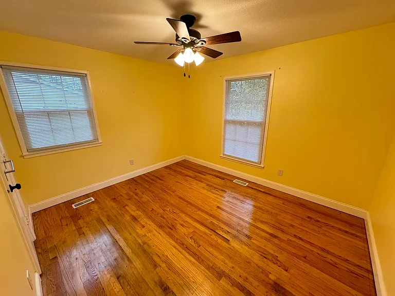 1505 Foxwood Dr — Photo 16