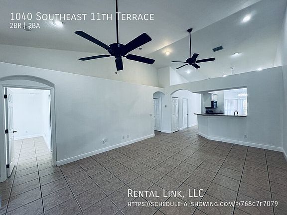 4th image of 1040 SE 11th Ter