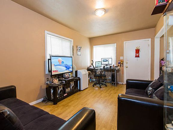 4th image of 1254 E 100th St