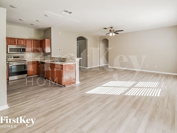 4th image of 722 Parsons Pointe St