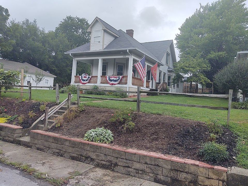 95 foot frontage on South st