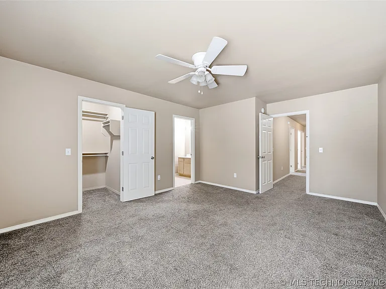 1411 W Haskell St — Photo 15