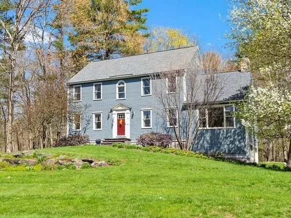 15 Brookdale Ln, Pepperell, MA 01463