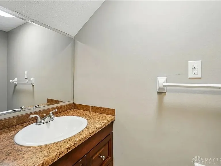 765 Clareridge Ln — Photo 13