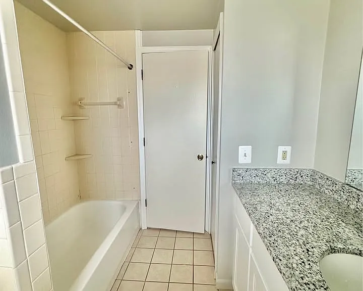 23121 Hoffman St — Photo 14