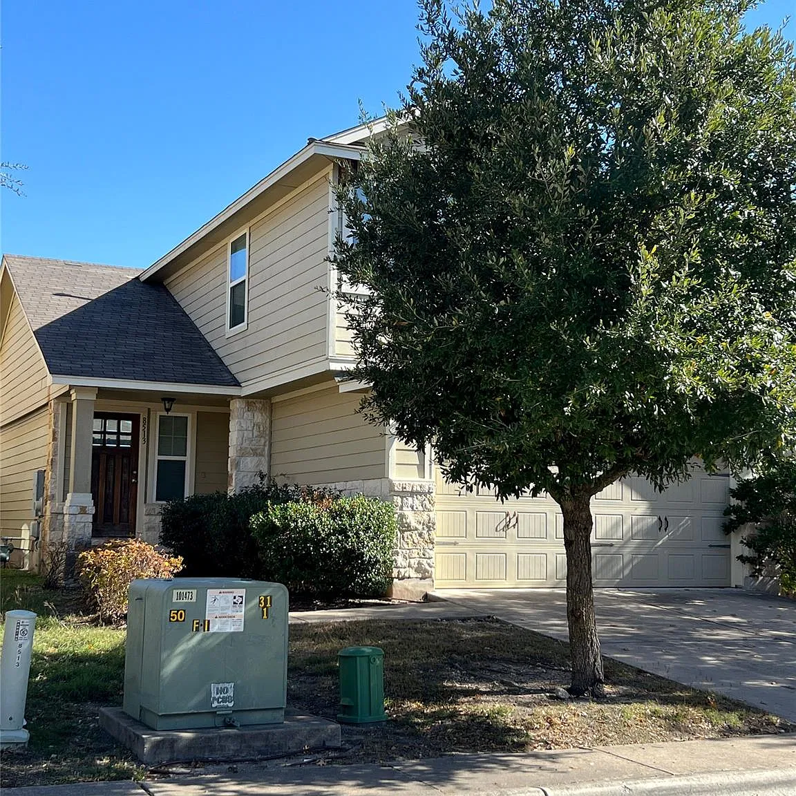 3 bed, 2.5 bath, 1459 sqft, $2,095 — Photo 3
