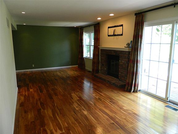 5th image of 1536 Charlemont Dr