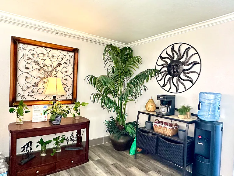 Bahia Jewell Apartments — Photo 4