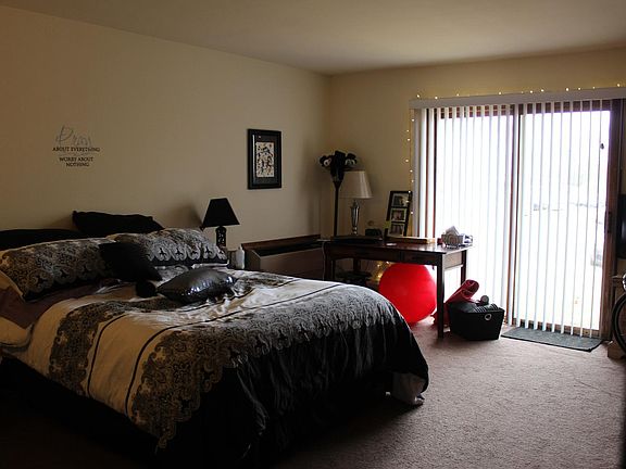 2nd image of 2026 Londonderry Dr APT 115