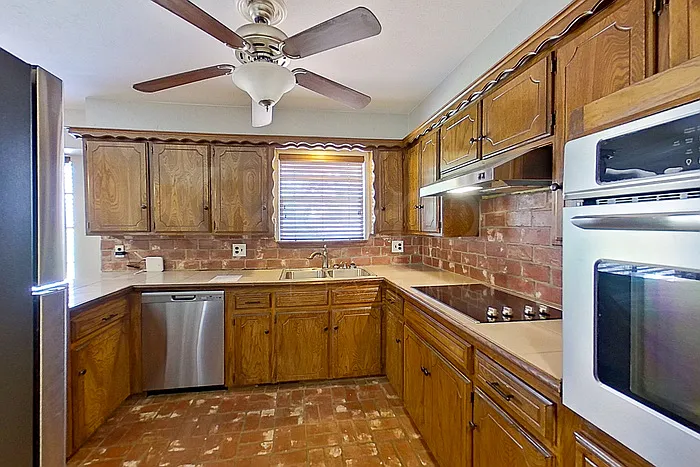 1205 Mockingbird Ln — Photo 8