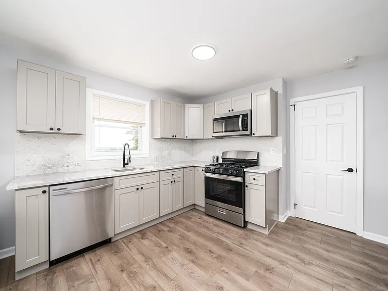 9009 Durham Ave #2 — Photo 2