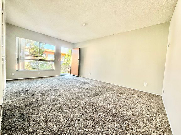 4th image of 3686-3696 Marlborough Ave #7