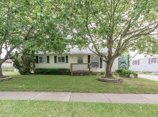 1215 Seymour St, Grand Ledge, MI 48837