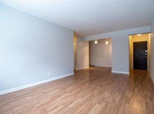 5746 N Sheridan Rd #208, Chicago, IL 60660