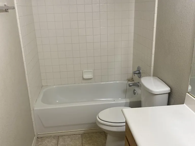 1310 Dugger Cir #C — Photo 8