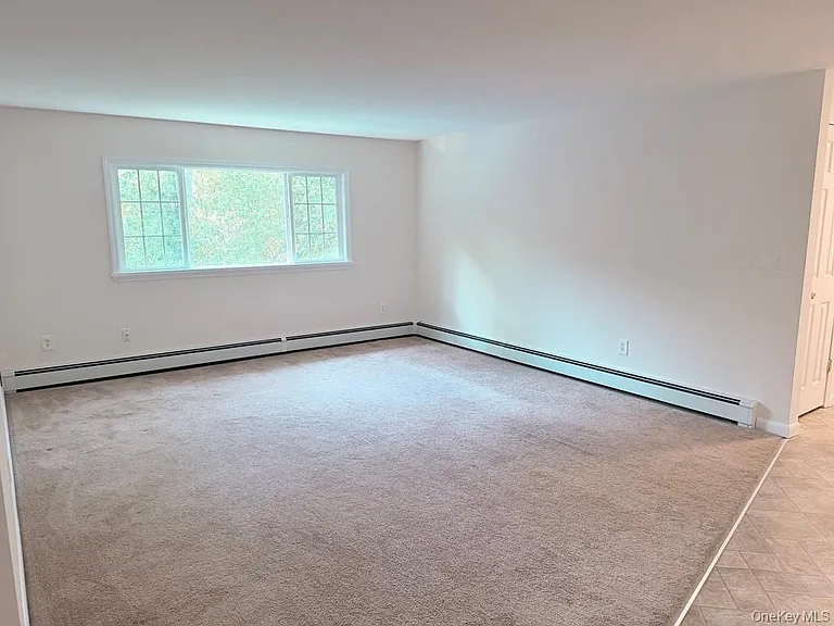 12 Lake Dr — Photo 8