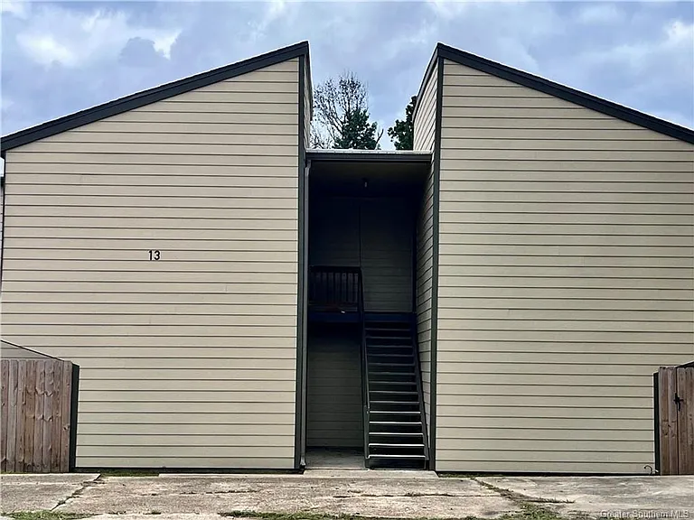 1020 W McNeese St #13F — Photo 1