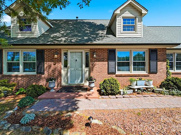 3rd image of 2315 29th Avenue Dr NE