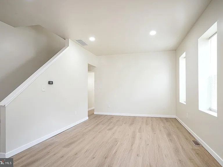 1830 Filmore St — Photo 4